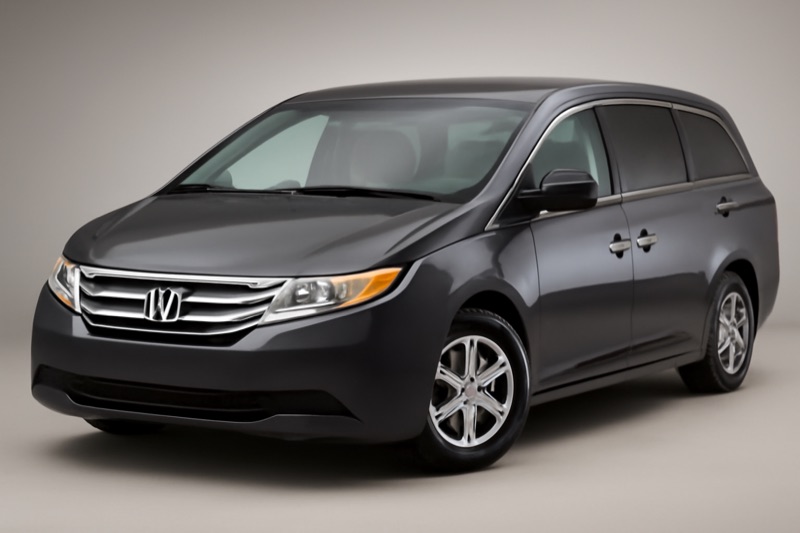 2013 Honda Odyssey windshield replacement in Chatsworth, CA